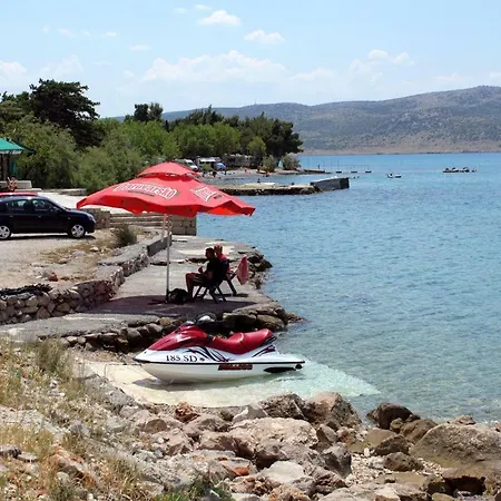 Triple Starigrad 17698e