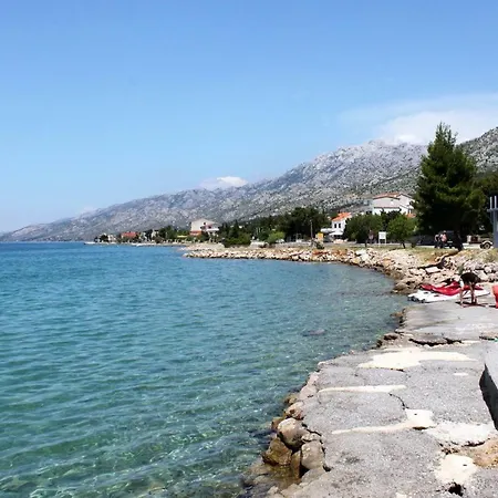 Triple Starigrad 17698e 3*